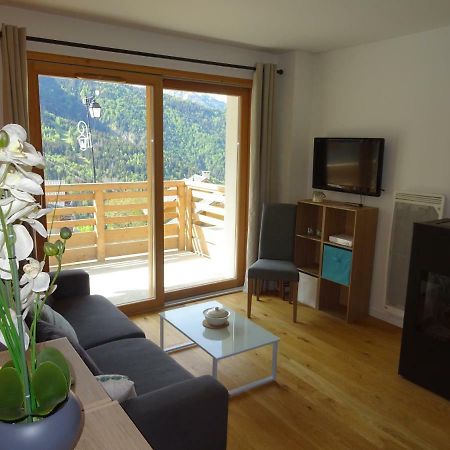 63 Route Du Rochas Apartment Вожани Екстериор снимка