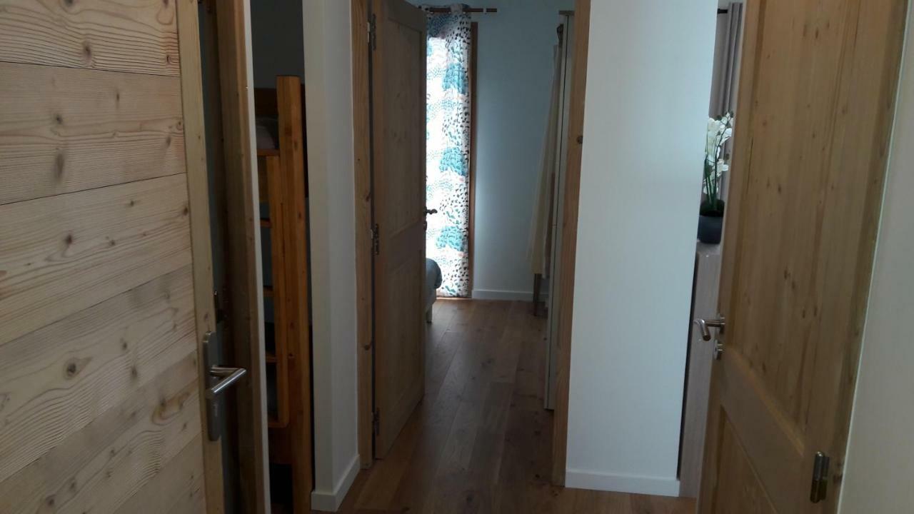 63 Route Du Rochas Apartment Вожани Екстериор снимка