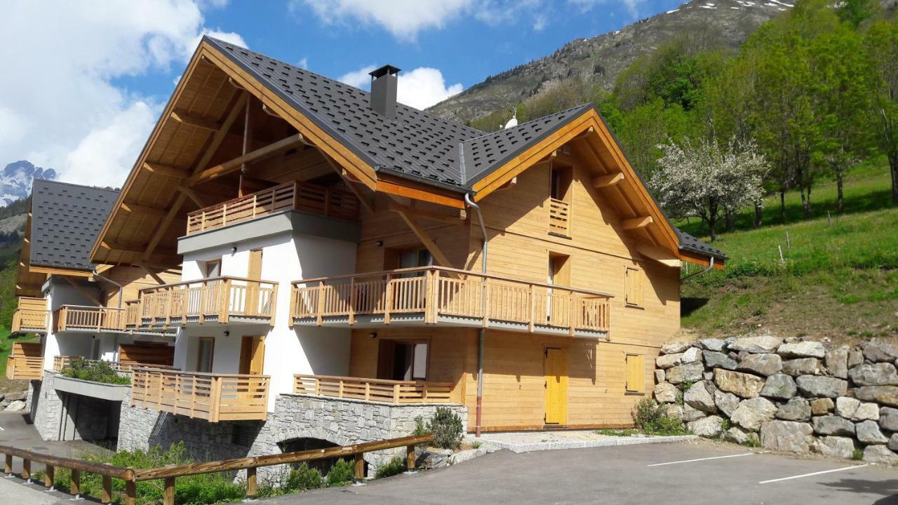 63 Route Du Rochas Apartment Вожани Екстериор снимка